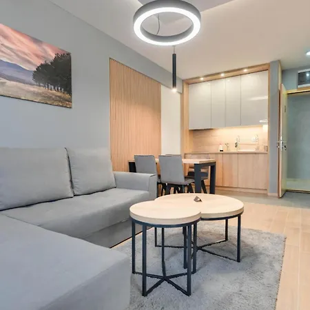 Viktor - Prestige Forest Apartment *